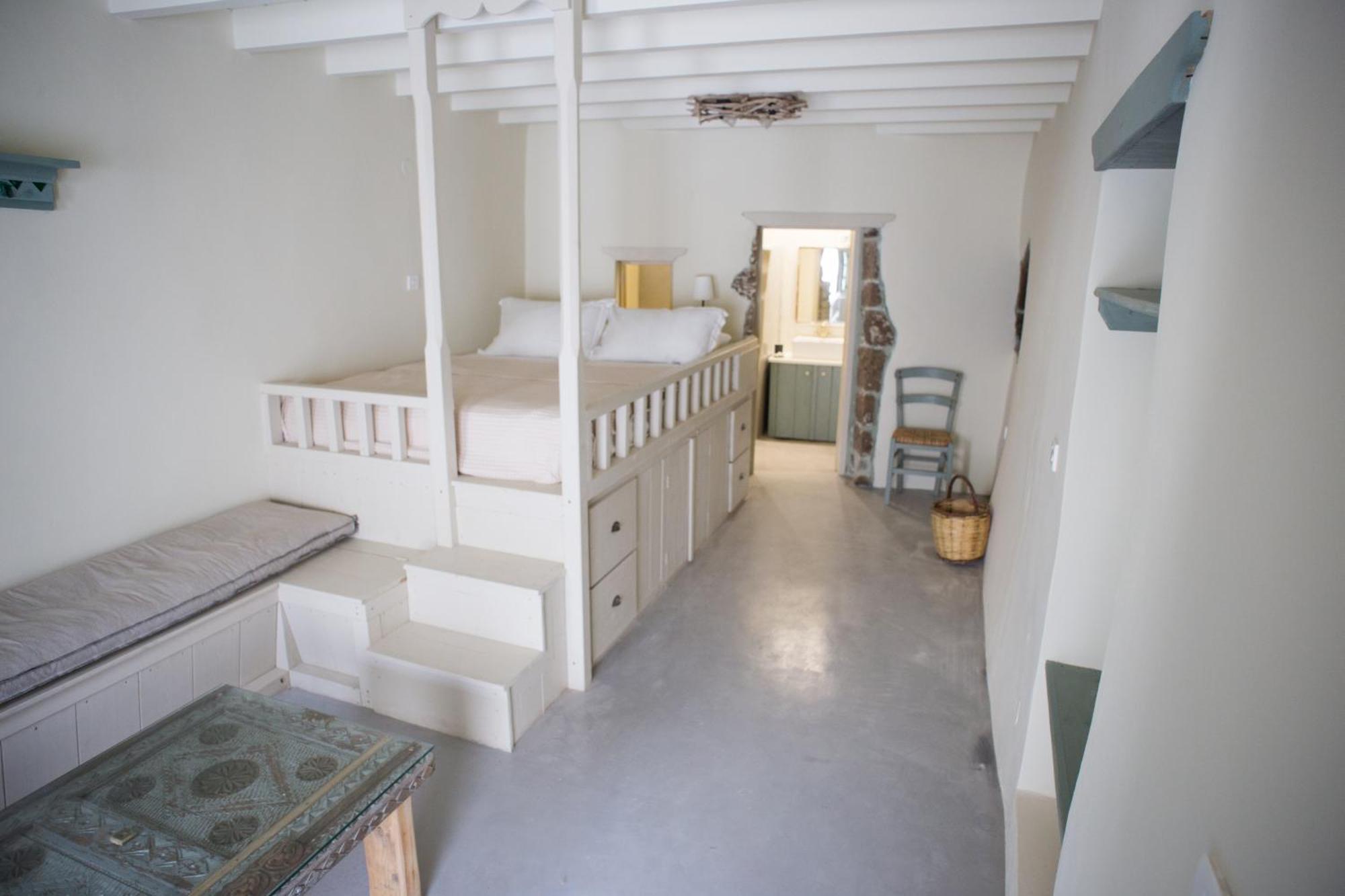 Вілла Pyrgos Stone House Emporeios  Екстер'єр фото